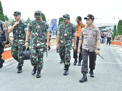 Foto: Tragedi Danau Toba, Panglima TNI-Kapolri Cek Kelaikan Kapal