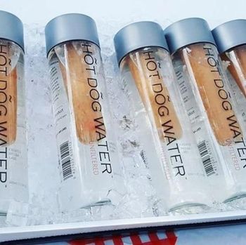 Terbaru! Hot Dog Water yang Diklaim Punya Banyak Manfaat