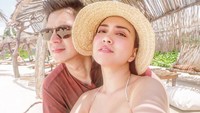 Shandy pun kerap mengunggah momen mesranya dengan sang suami. Dok. Instagram/shandyaulia