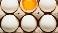 Telur memang mengandung lemak yang cukup tinggi tapi tidak dengan gula. Telur juga memiliki kandungan Indeks Glikemik 0 artinya aman dikonsumsi penderita diabetes. Foto: Istock