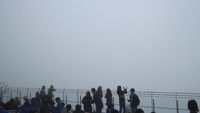 Namun tak jarang pula cuaca tak mendukung, sehingga lautan awan dan pegunungan ada tertutup kabut (Dina/detikTravel)