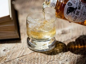 Mau Cicip? Whisky Ini Dibuat dari Minyak Pantat Berang-berang