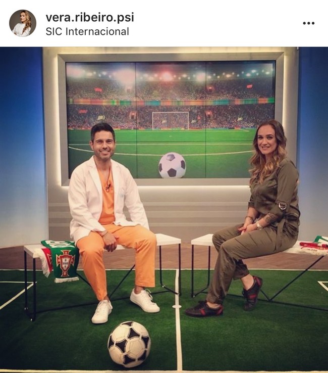 Istri Rui yang memiliki gelar psikolog dan menekuni ilmu seksual itu mengatakan dalam sebuah wawancara televisi Portugal para pemain tim nasional pasti mengalami stres saat akan berlaga. Oleh karena itulah mereka perlu melakukan tindakan yang dapat mengatasi stres dan kegelisahan tersebut. Tindakan itu menurutnya adalah dengan masturbasi. Para pemain bola seharusnya tidak boleh absen dari seks sebelum bertanding. Tapi kita tahu, bahwa mereka dalam jangka waktu tertentu tidak bisa bertemu dengan keluarga atau istri, ujarnya. Nasihat istri Rui ini pun jadi kontroversi. Foto: Instagram