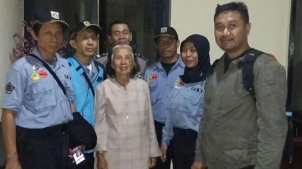 Nenek 80 Tahun 2 Kali Hilang di Jakarta, Begini Cara Menemukannya Nenek 80 Tahun 2 Kali Hilang di Jakarta, Begini Cara Menemukannya