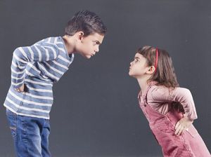 Penyebab Ada Kakak dan Adik yang Sering Banget Nggak Akur