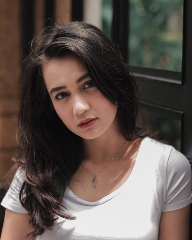 Dhea lahir di Jakarta, 29 Februari 1996 silam dan terlahir dengan nama Claudia Annisa. Foto: Instagram/deaaannisa