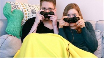 Fotonya bersama Snowden saat Hari Valentine lalu. Foto: Instagram/lsjourney