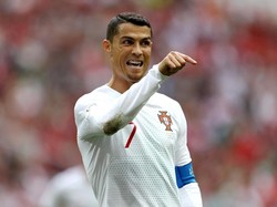 Saat Portugal menghadapi Maroko inilah, jenggot Ronaldo makin terlihat jelas meski masih tipis. Foto: Michael Steele/Getty Images