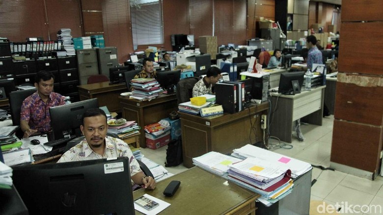 Pemerintah Kurangi Jam Kerja PNS Saat Bulan Puasa Pemerintah Kurangi Jam Kerja PNS Saat Bulan Puasa