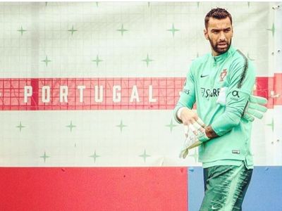 Punya Istri Terapis Seks, Ini Sisi Lain Kiper Ganteng Portugal Rui Patricio