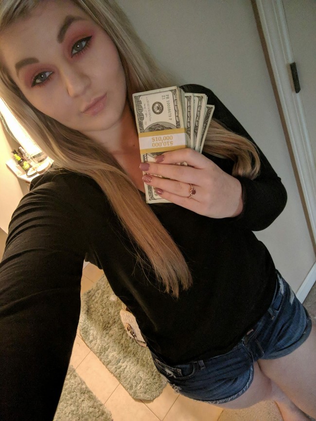 Sejak video yang diunggah di Facebook itu viral, sosok Lynn Lew menjadi terkenal. Di akun Facebook-nya, ia pernah mengadakan giveway untuk para pengikutnya. Foto: Facebook Lynn Lew