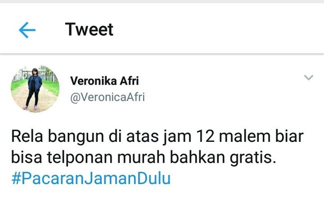 Siapa nih yang dulu rela bangun tengah malem agar bisa telponan murah dengan kekasih? Foto: Twitter