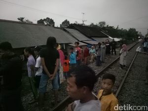 Terpeleset, Ibu dan Anak Tertabrak Kereta Api di Banyuwangi