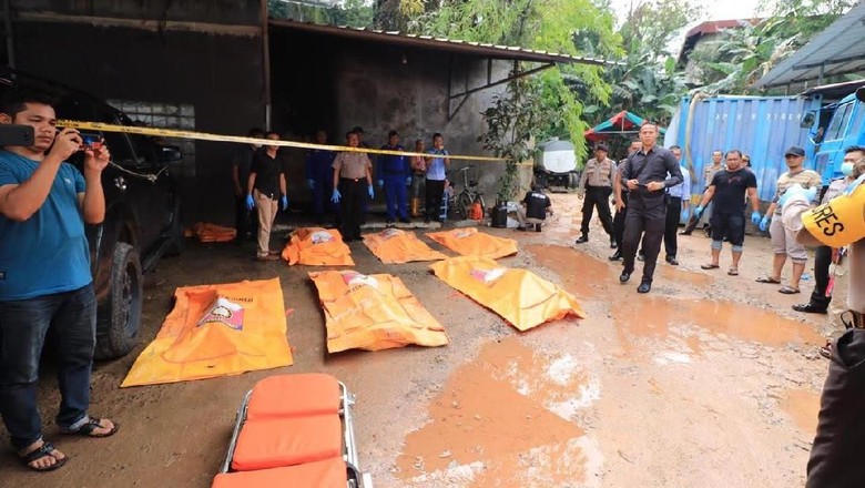 6 Orang Tewas Terpanggang di Batam 6 Orang Tewas Terpanggang di Batam