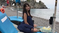 Di balik kesibukannya sebagai dokter, Lee Soo Jin juga sangat gemar traveling. (sjeuro/Instagram)