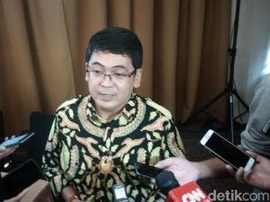 Jelang Pencoblosan, Ridwan Kamil-Uu dan Deddy-Dedi Bersaing Ketat