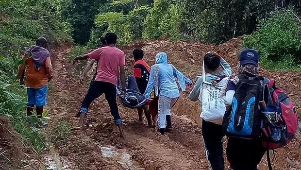 Pengabdian dr Amalia di tanah Papua.