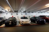 Perang Dagang, Tesla Tetap Wujudkan Pabrik Rp 30 T di China