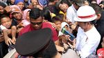 Gaya Jokowi Tinjau Proyek Runway 3 Bandara Soetta