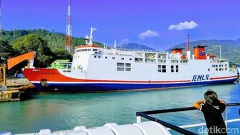 Setalah di-upgrade, maka platform IGTV akan muncul bagian atas kanan, tepatnya di atas Stories atau samping kiri Direct Message.  Foto: detikINET/Agus Tri Haryanto