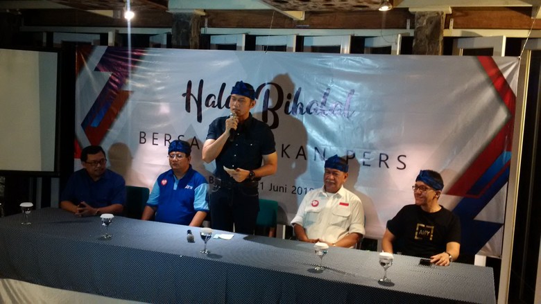 Bareng Deddy Mizwar, AHY Ajak Milenial Memilih di Pilgub Jabar Bareng Deddy Mizwar, AHY Ajak Milenial Memilih di Pilgub Jabar