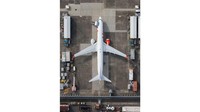 Seorang fotografer telah mendokumentasikannya. Ia merekam pesawat saat dirakit hingga pembongkarannya kembali dalam bingkai fotonya (Mike Kelley/CNN Travel)
