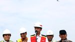 Gaya Jokowi Tinjau Proyek Runway 3 Bandara Soetta