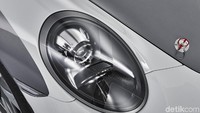 Lampu mobil mempertahankan desain khas Porsche. Foto: Porsche