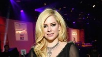 Sempat dirumorkan meninggal pada tahun 2003, kini Avril Lavigne lebih berisi dan tambah dewasa. Foto: Neilson Barnard/Getty Images