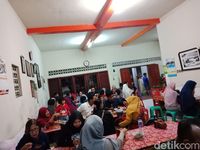 Mie Ongklok Pak Muhadi: Hangat Kemepul, Mie Ongklok dan Sate Sapi Khas Wonosobo