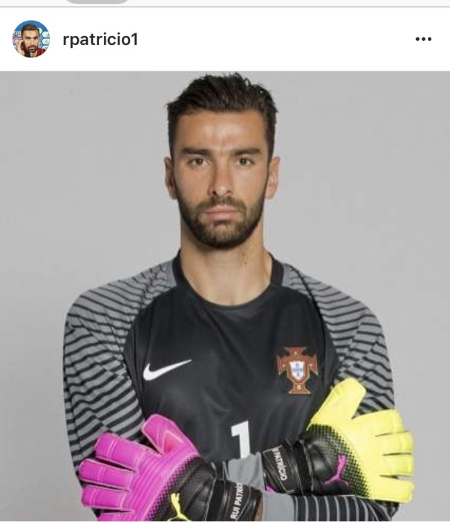 Bermain bola secara profesional sejak remaja, Rui Patricio memiliki darah Afrika. Sepanjang kariernya sebagai pesepakbola, dia telah memperkuat klub Sporting Lisbon dan pindah ke Wolverhampton setelah mengalami konflik di tempat yang membesarkan namanya itu. Foto: Instagram