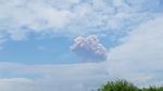 Foto: Gunung James Bond di Jepang Alami Erupsi