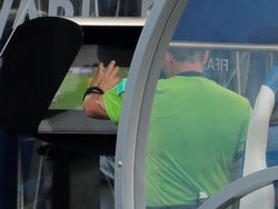 Unjuk Gigi Teknologi VAR di Laga Piala Dunia 2018