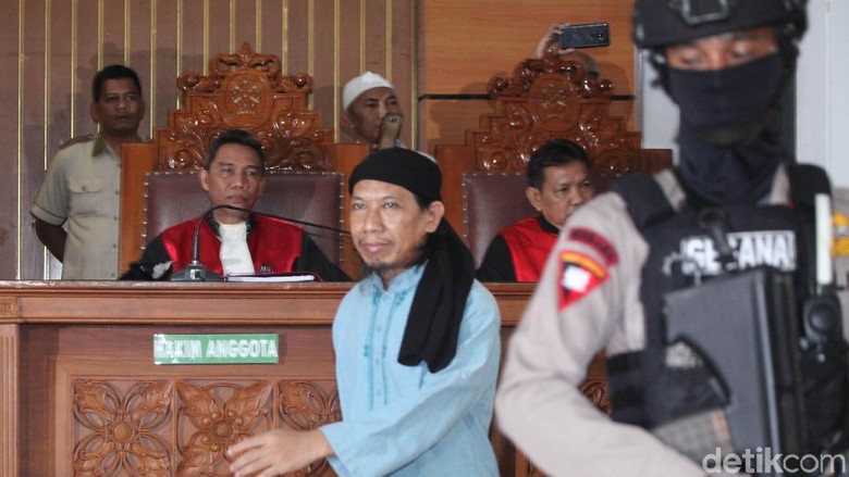 Aman Abdurrahman Divonis Mati, Pengacara Pikir-pikir Banding Aman Abdurrahman Divonis Mati, Pengacara Pikir-pikir Banding