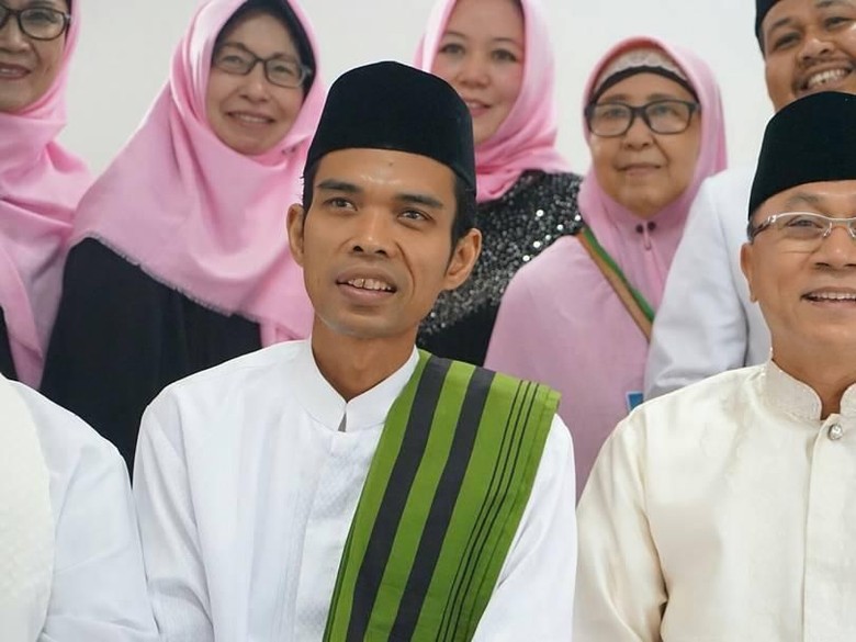 Foto: Potret kedekatan Zulkifli Hasan dan Ustaz Abdul Somad (dok instagram Zulkifli Hasan) Foto: Potret kedekatan Zulkifli Hasan dan Ustaz Abdul Somad (dok instagram Zulkifli Hasan)