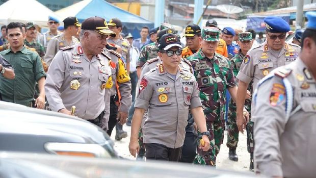 Kapolri Jenderal Tito Karnavian memantau langsung proses SAR KM Sinar Bangun