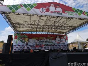 Kampanye Akbar Paslon Khofifah-Emil Dimeriahkan Rhoma Irama