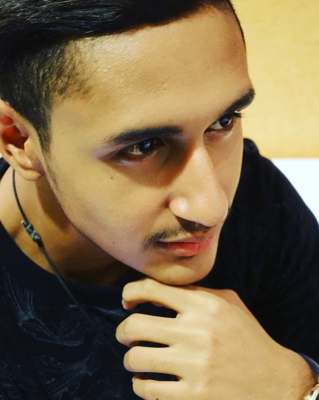 Tampilan wajah Dillah terlihat mirip ibunya, Schechah Sagran. Di Instagram, Dillah pun pernah menyebut dirinya sangat menyayangi sang ibu. Foto: instagram/Dillah Daesslow