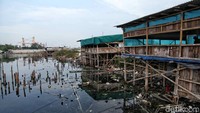 Pantai Marunda pernah menjadi ikon di kota industri terpadat di Indonesia.