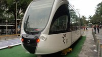 Di Brazil, ada Rio de Janeiro Light Rail sepanjang 28 km yang biaya pembangunannya mencapai US$ 351 juta atau sekitar Rp 4,91 triliun (Rp 14.000). Rio de Janeiro Light Rail dibangun bersamaan dengan moda transportasi baru lainnya di negara tersebut untuk persiapan Olimpiado musim panas di Brazil tahun 2016. Istimewa/Mario Roberto Duran Ortiz.