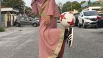 Wih Keren! Qhouirunnisa, Hijaber Cantik yang Jago Juggling Bola