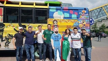 Aksi mereka ini pun viral di dunia maya, mereka membagikan ceritanya ke Facebook dan Instagram. (Foto: Instagram/IngueSuMatrushka)