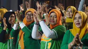 Begini Aksi 4 Pendukung Paslon Pilgub Jabar di Debat Final
