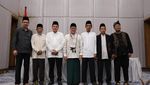 Potret Kedekatan Zulkifli Hasan dan Ustaz Somad