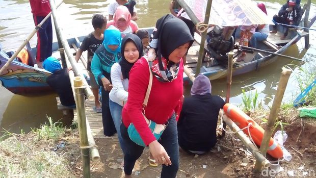 Tradisi Lomban Praon di Kudus.