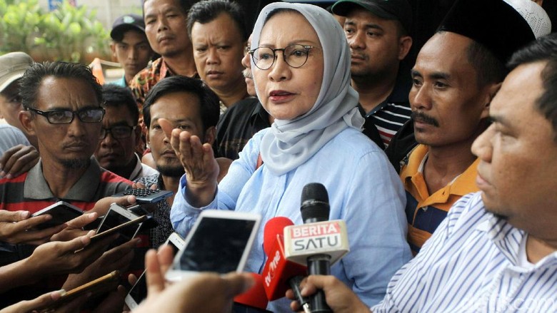 POLISI MELAKUKAN PEMERIKSAAN KEPADA RATNA SARUMPAET LAGI , ADA APA POLISI MELAKUKAN PEMERIKSAAN KEPADA RATNA SARUMPAET LAGI , ADA APA