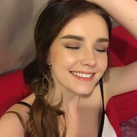 Punya wajah cantik dan tubuh indah ia juga disukai oleh banyak netizen terutama pria. Foto: Instagram