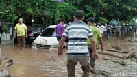 Banjir bandang ini terjadi akibat lereng Gunung Raung longsor diguyur hujan selama tiga hari/Foto: Ardian Fanani