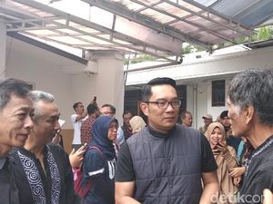Ridwan Kamil Berdoa Bareng Hafiz dan Kiai Sebelum Debat Final