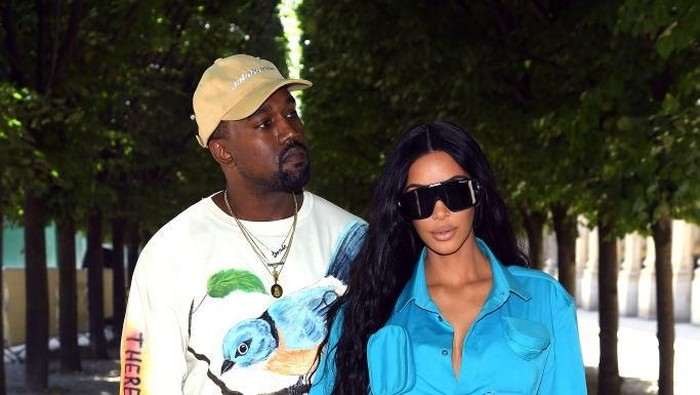 Kim Kardashian PARIS, FRANCE - JUNE 21: Kim Kardashian and Kanye West attend the Louis Vuitton Menswear Spring/Summer 2019 show as part of Paris Fashion Week on June 21, 2018 in Paris, France. (Photo by Pascal Le Segretain/Getty Images)